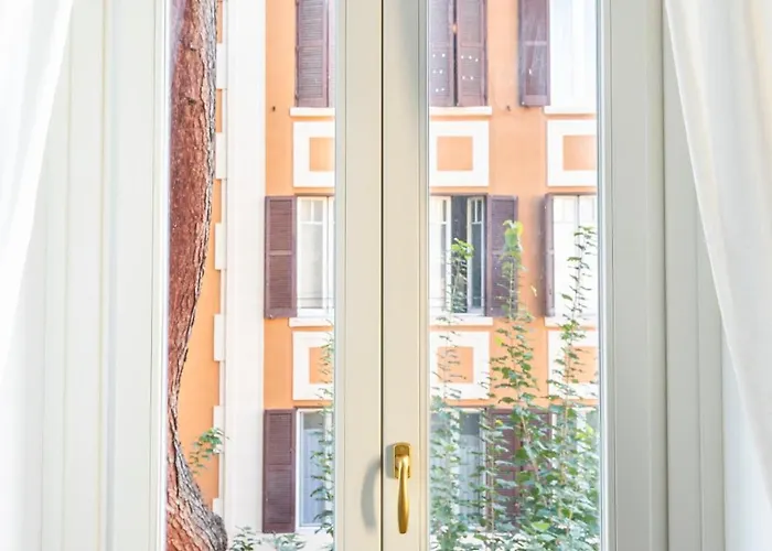 Ych-charming Near San Giovanni *
