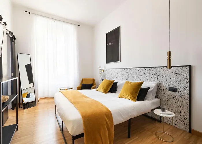 Ych-charming Near San Giovanni *